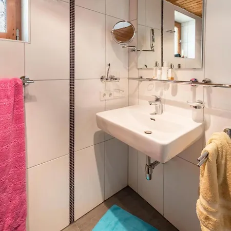 בית נופש Haus Yvonne *